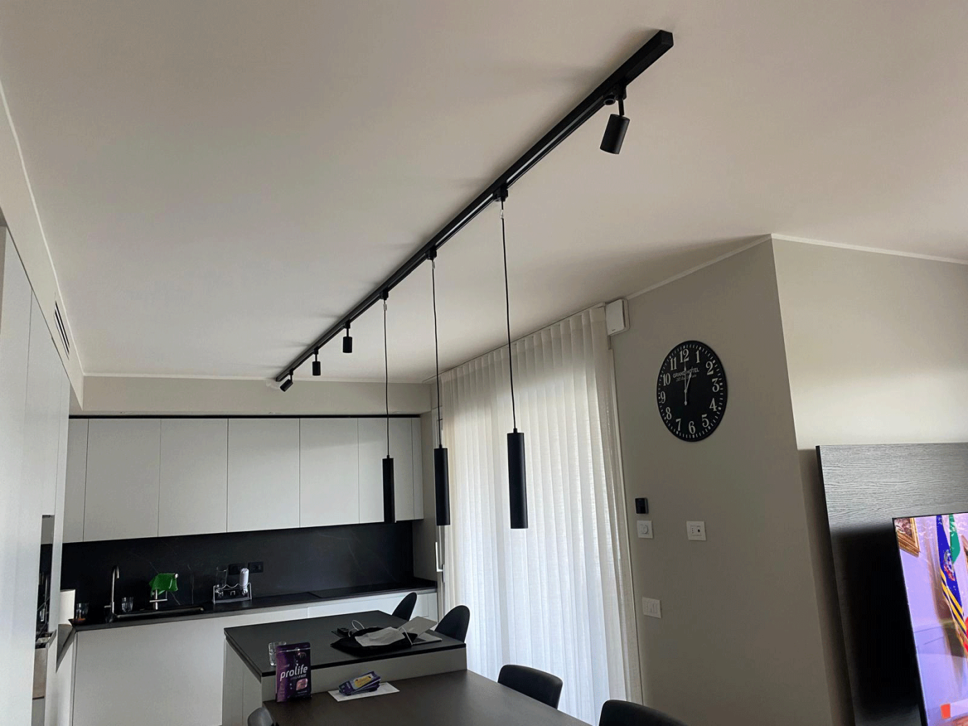 macera-termoidraulica-impianto-illuminazione-cucina-appartamento-como