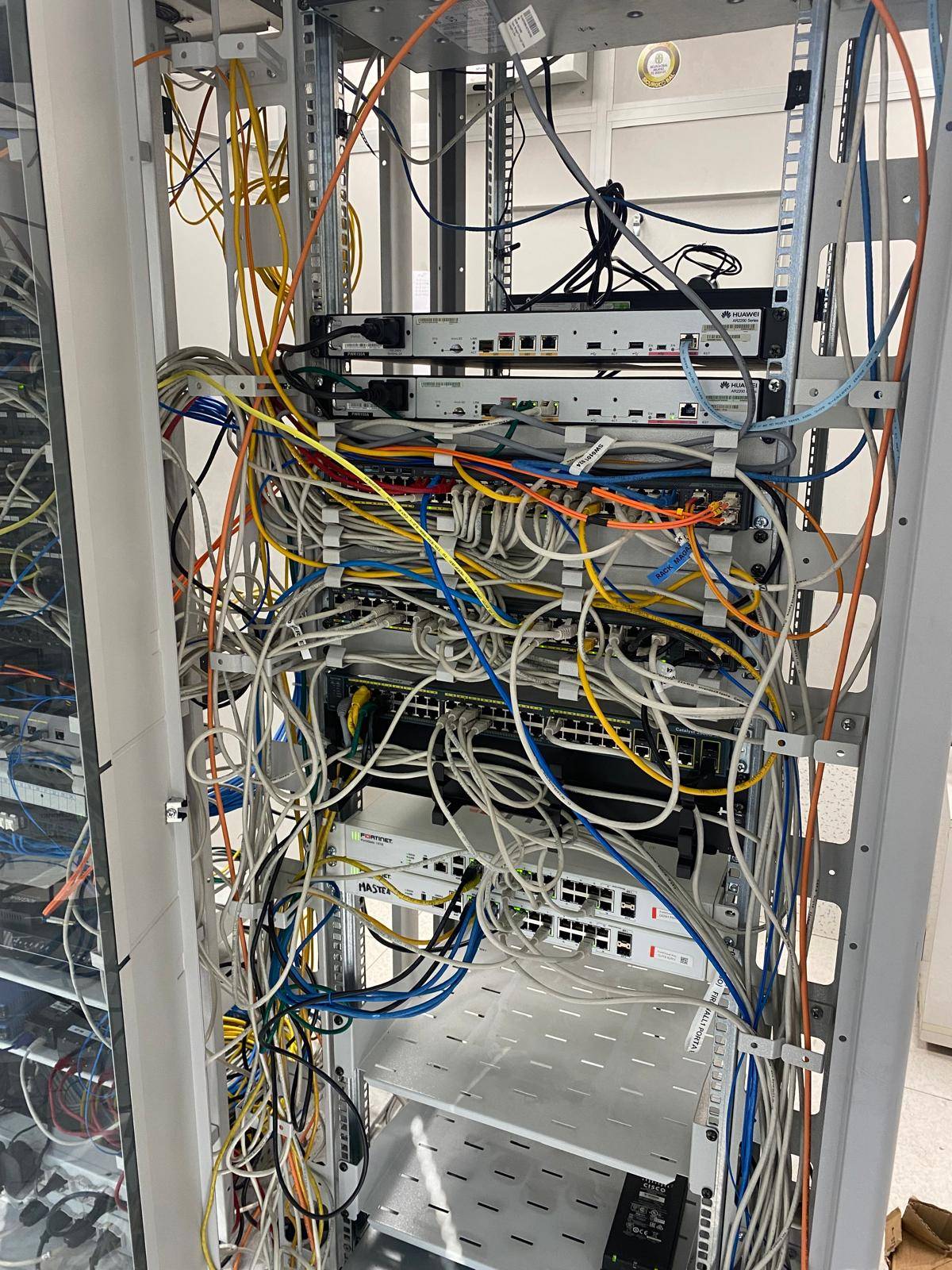 macera-termoidraulica-sistemazione-cablaggio-rete-locale-azienda-milano (7)