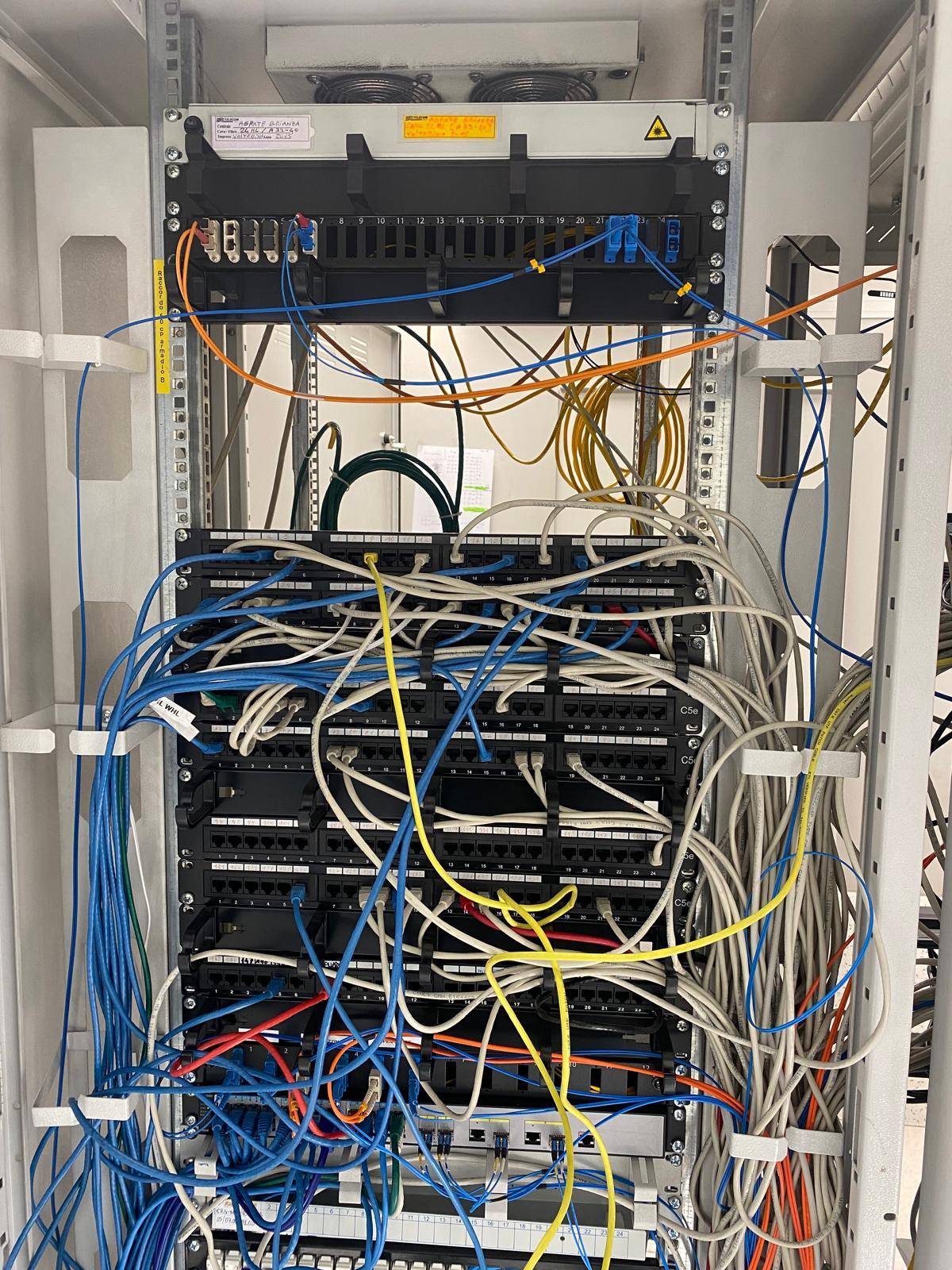 macera-termoidraulica-sistemazione-cablaggio-rete-locale-azienda-milano (8)
