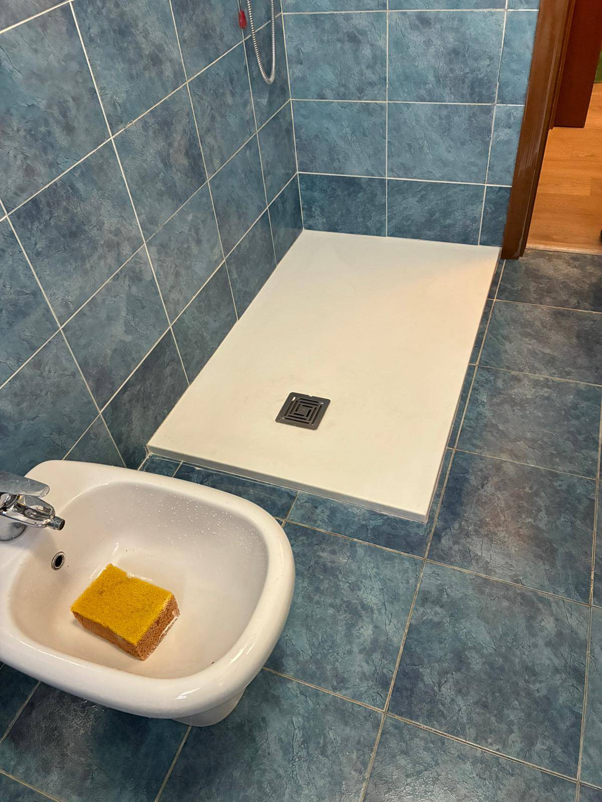 macera-termoidraulica-sostituzione-piatto-doccia-appartamento-milano (2)