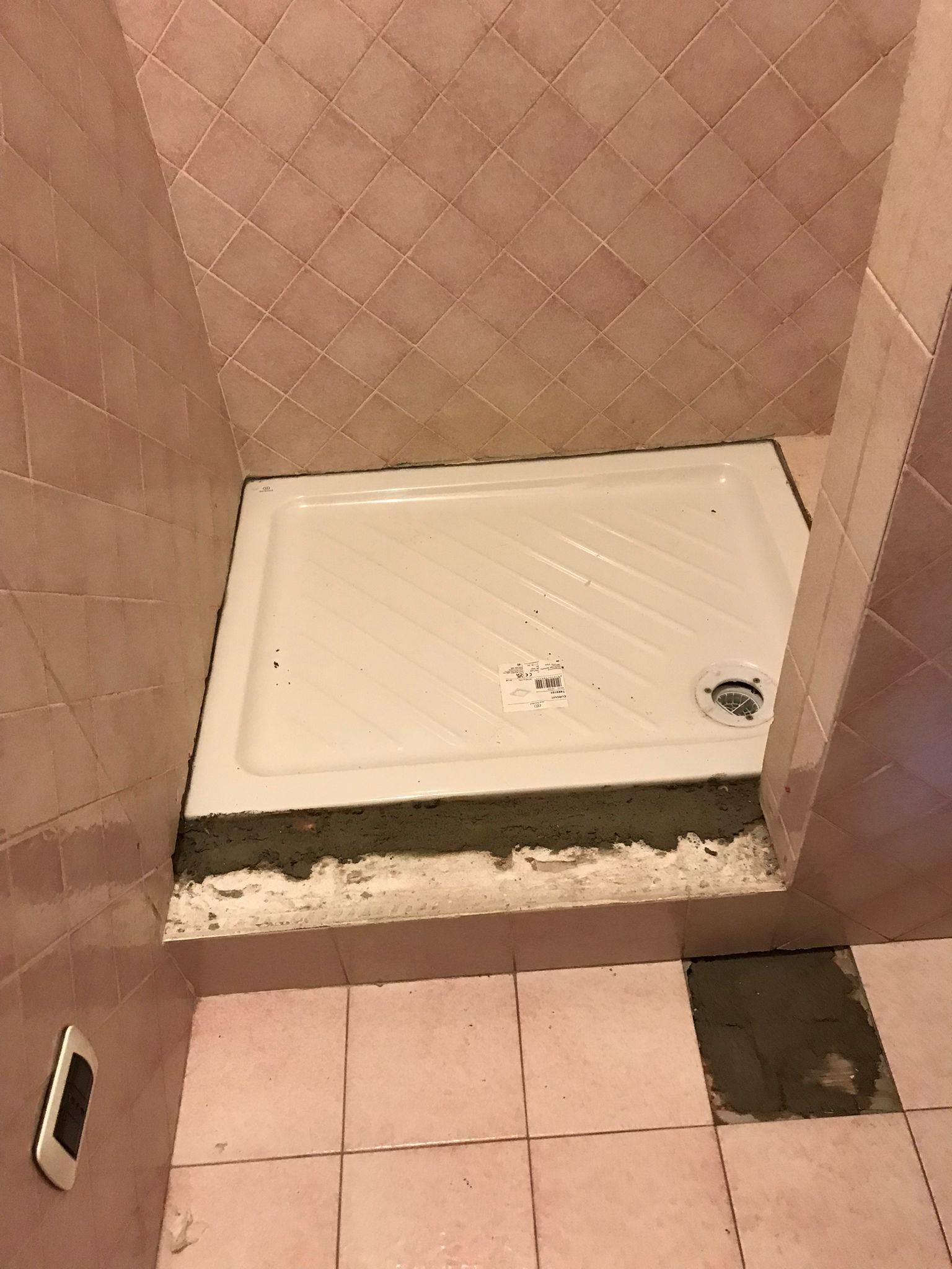 macera-termoidraulica-sostituzione-piatto-doccia-appartamento-milano (3)