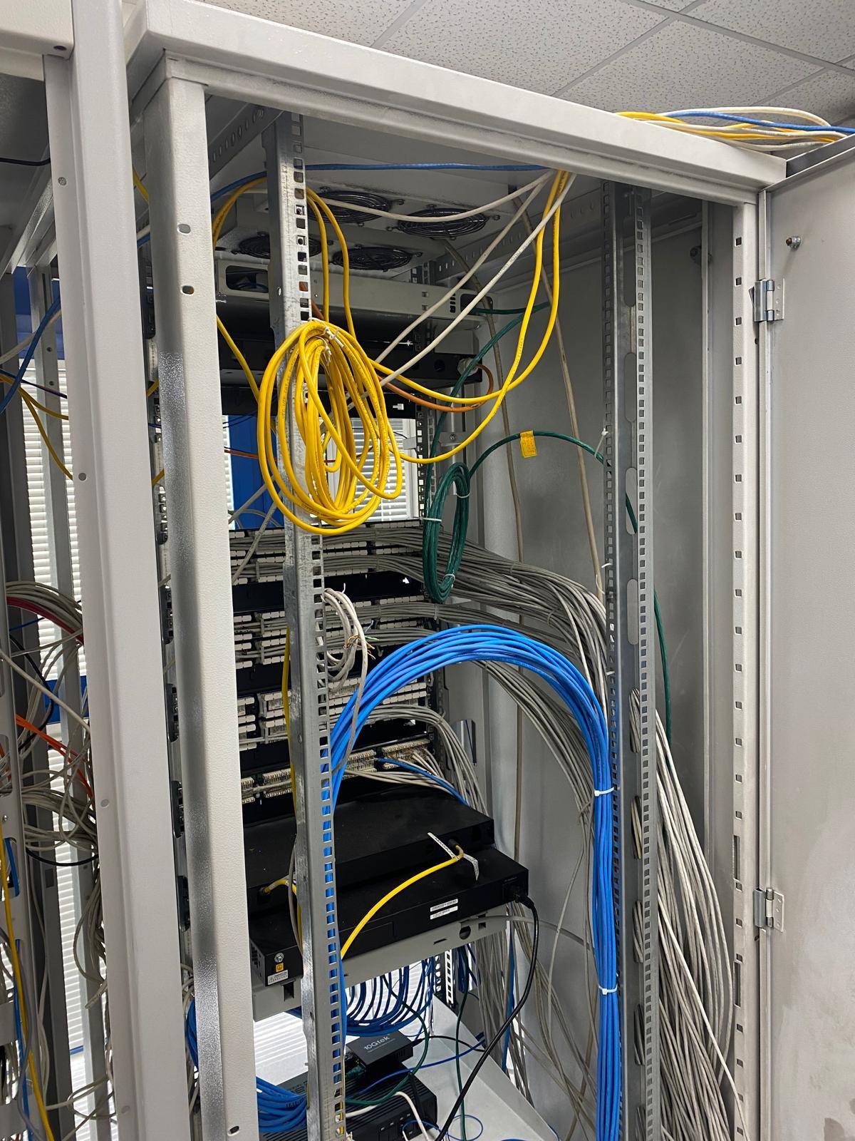 macera-termoidraulica-sistemazione-cablaggio-rete-locale-azienda-milano (1)