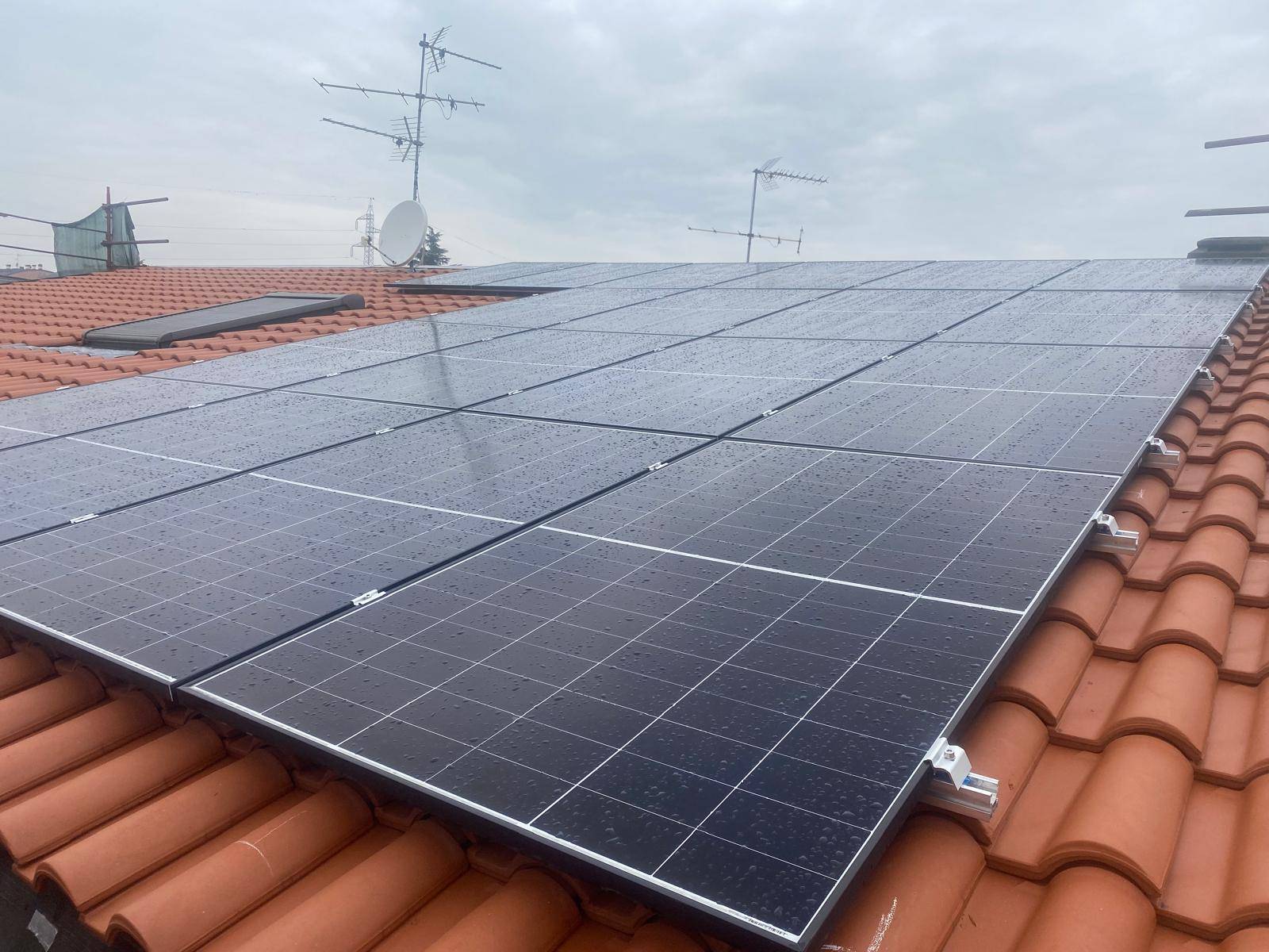 macera-termoidraulica-impianto-fotovoltaico-villa-milano (2)