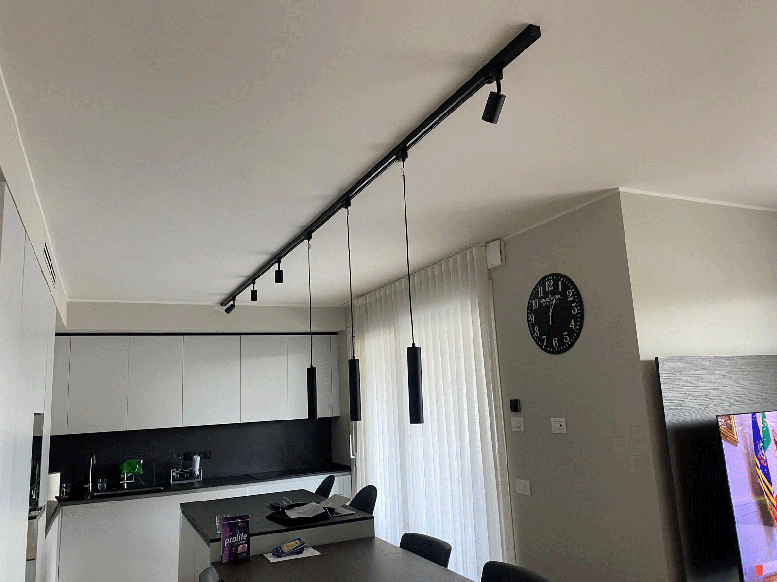 macera-termoidraulica-impianto-illuminazione-cucina-appartamento-como